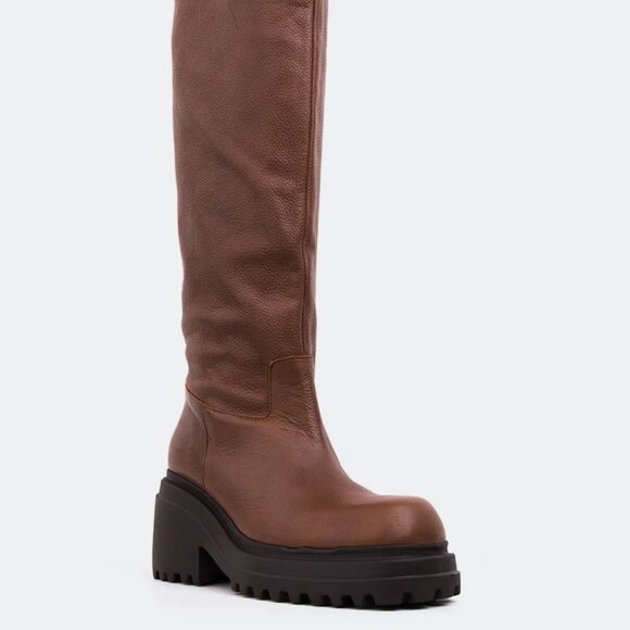 Gorgeous Brown/Tan Leather Boots (Fenton Intervalle) - Picture 9 of 12